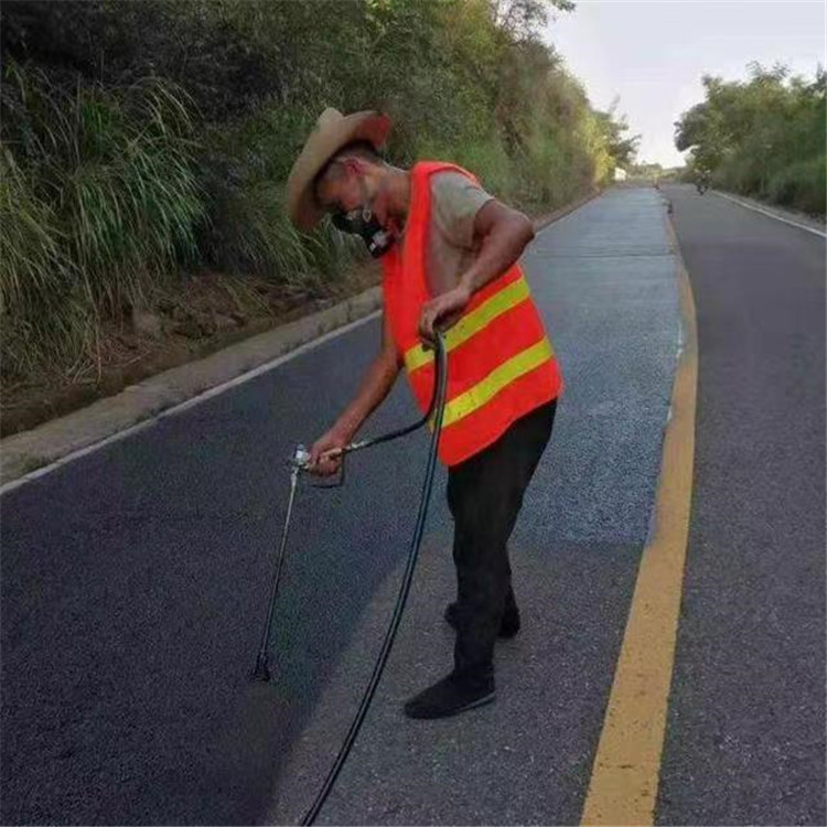 孝感 彩色防滑路面的底涂是保障路面附着力